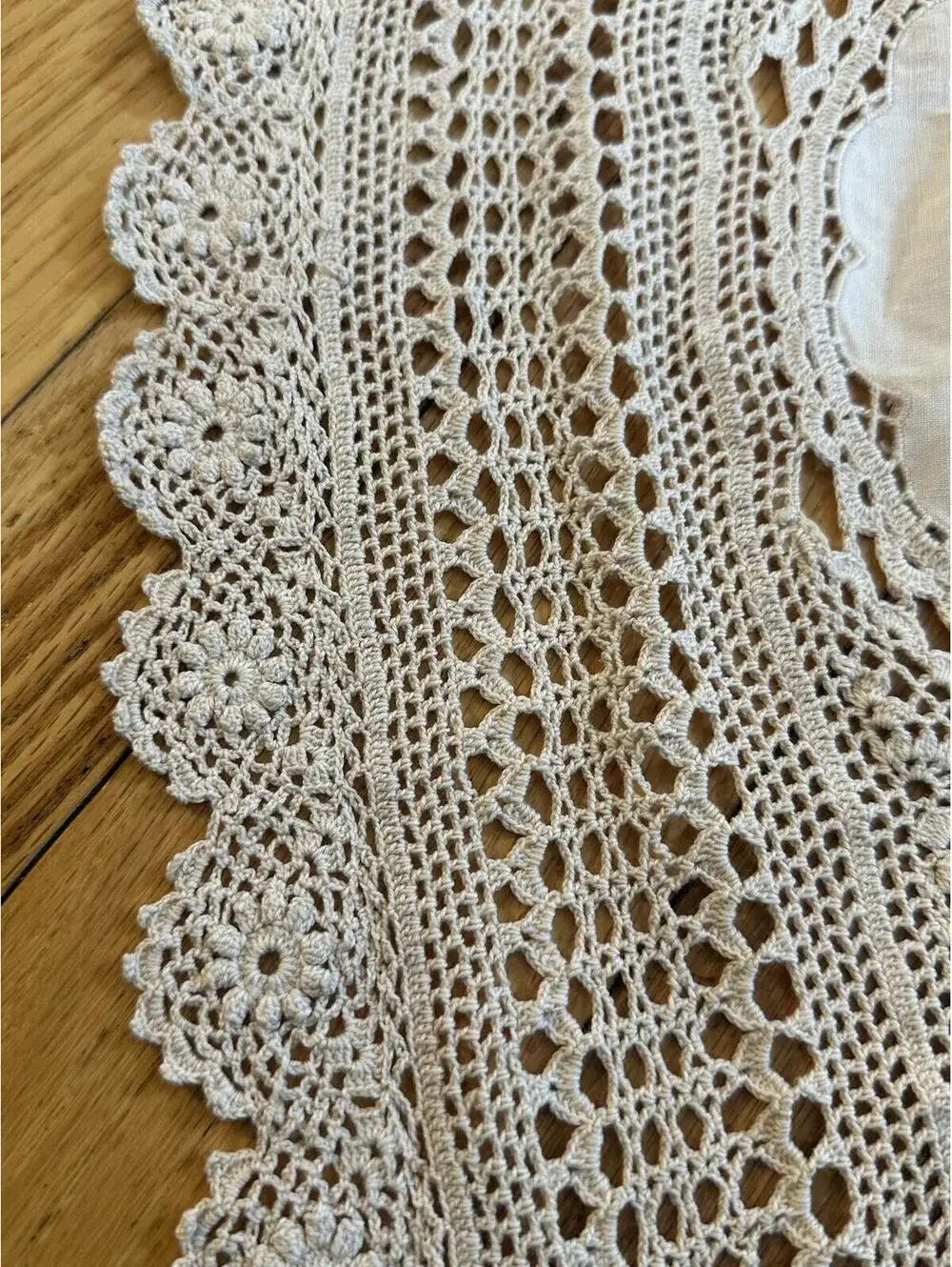 Vintage 61” Round Crochet Lace Embroidered Tablecloth Cottagecore
